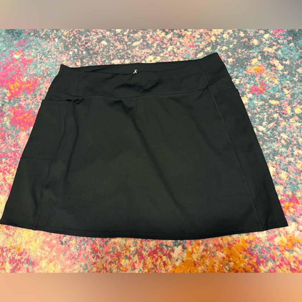 Skechers Black Skort Athletic Shorts. NEW XL